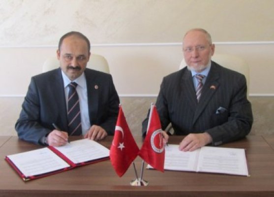 Universitatea Andrei Şaguna a semnat un acord de cooperare cu Universitatea Kastamonu din Turcia